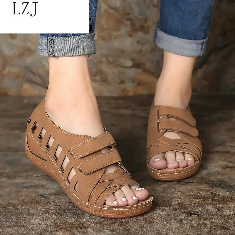 Новинка 2020, женские сандалии в стиле ретро Lostisy, женские дышащие сандалии большого размера с перекрестными ремешками и ремешком на щиколотк...
Новинка 2020, женские сандалии в стиле ретро Lostisy, женские дышащие сандалии большого размера с перекрестными ремешками и ремешком на щиколотк...