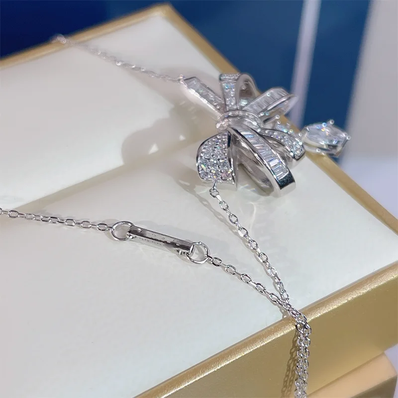 Necklace For Women Silver 925 Sterling Bowknot Pendant Moissanite Necklace Vintages Fashion Wild Party Jewelry Christmas Gift 
Necklace For Women Silver 925 Sterling Bowknot Pendant Moissanite Necklace Vintages Fashion Wild Party Jewelry Christmas Gift