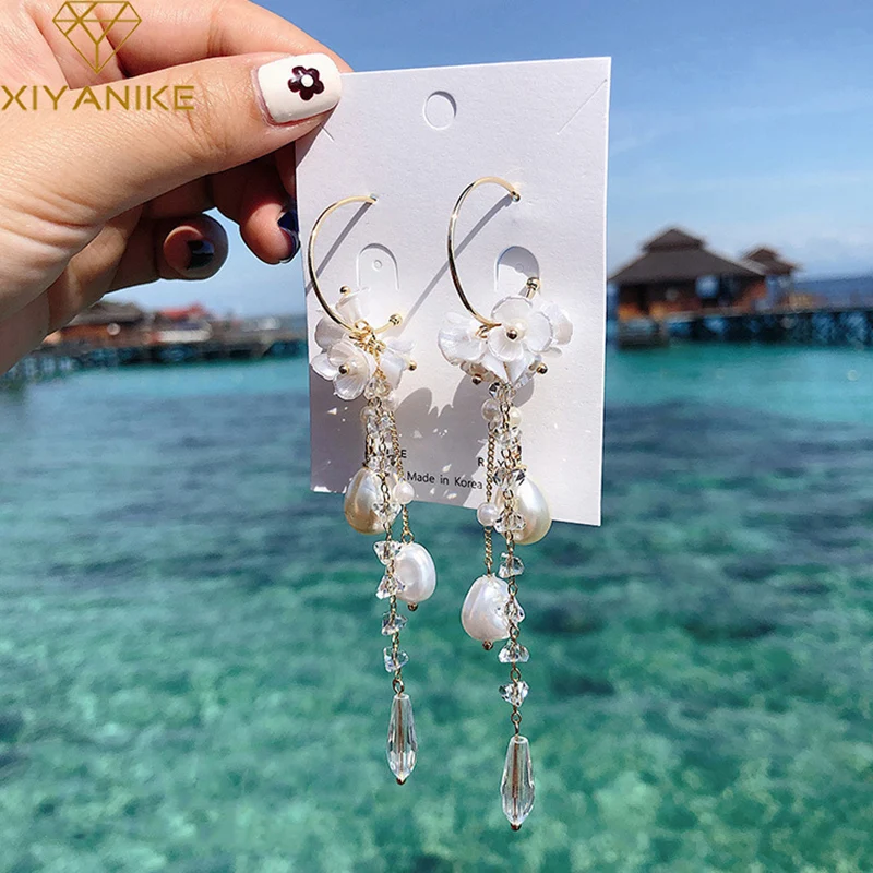 XIYANIKE Luxury Earrings Long Elegant Charming Flowers Rhinestone Pearl Fashion Pendant Earrings 2020 Jewelry Accessories
XIYANIKE Luxury Earrings Long Elegant Charming Flowers Rhinestone Pearl Fashion Pendant Earrings 2020 Jewelry Accessories
