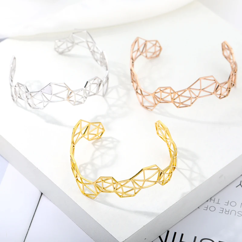 Fashion Punk Style Irregular Polygon Hollow Bangle Bracelets For Men Gold Stainless Steel Minimalist Gothic Jewelry Friend Gif
Fashion Punk Style Irregular Polygon Hollow Bangle Bracelets For Men Gold Stainless Steel Minimalist Gothic Jewelry Friend Gif