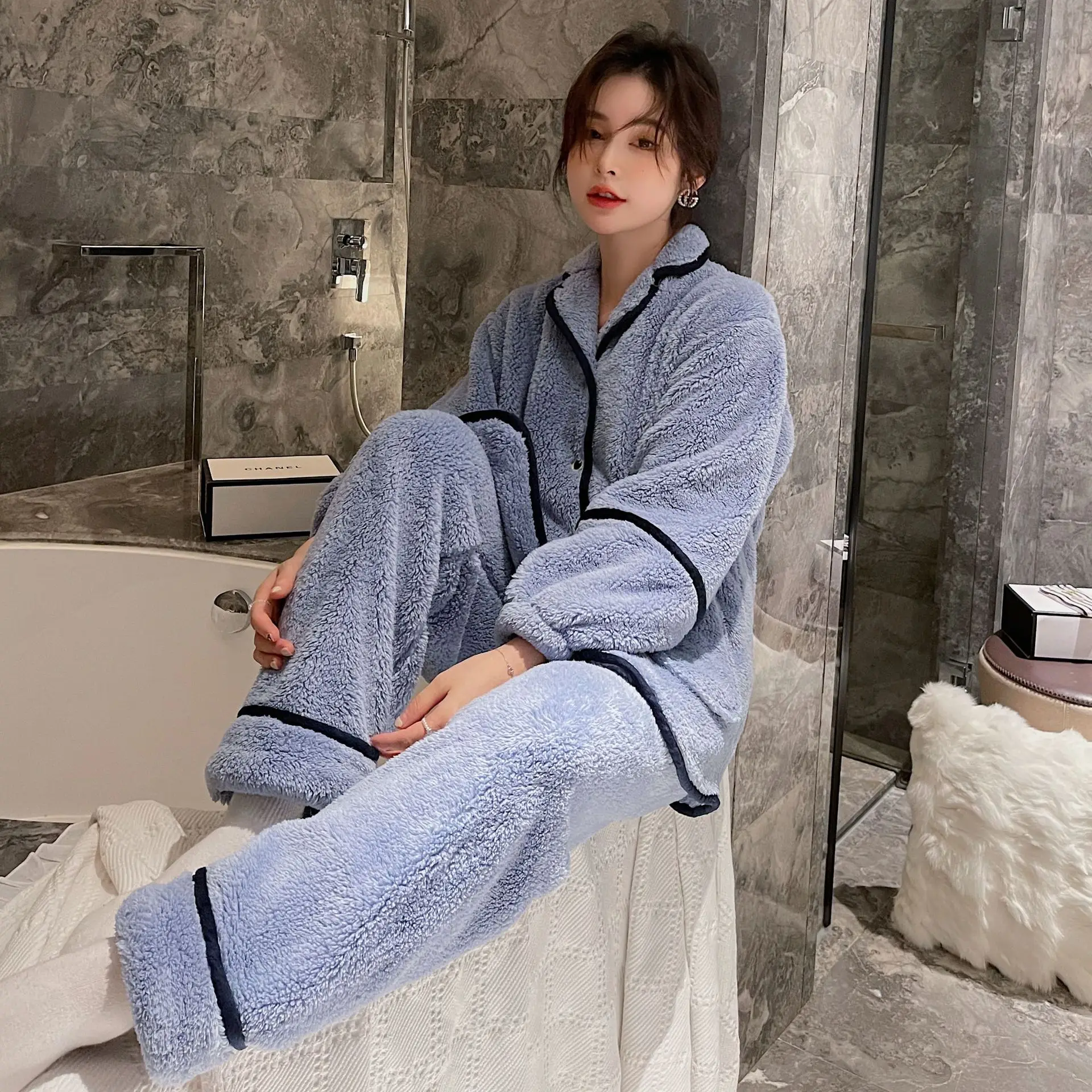 Blue Flannel 2PCS Pajamas Suit Women's Winter New Thicken Warm Nightwear Loose Sleepwear Casual Home Wear With Pocket Pyjama
Blue Flannel 2PCS Pajamas Suit Women's Winter New Thicken Warm Nightwear Loose Sleepwear Casual Home Wear With Pocket Pyjama