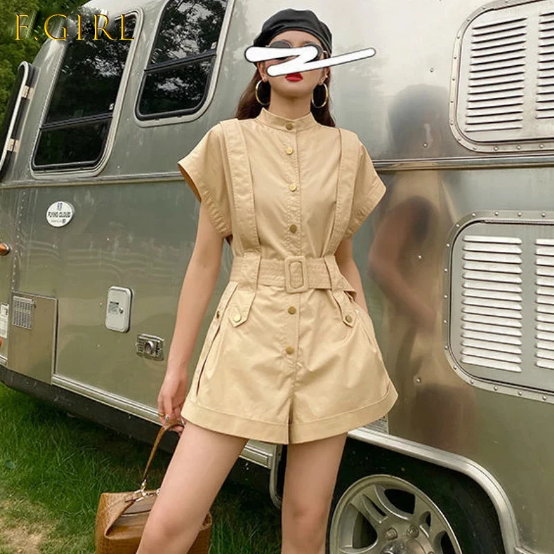 Комбинезоны женские с коротким рукавом и поясом, однотонные простые офисные женские рабочие костюмы в европейском стиле, зеркальная модная женская одежда
Комбинезоны женские с коротким рукавом и поясом, однотонные простые офисные женские рабочие костюмы в европейском стиле, зеркальная модная женская одежда