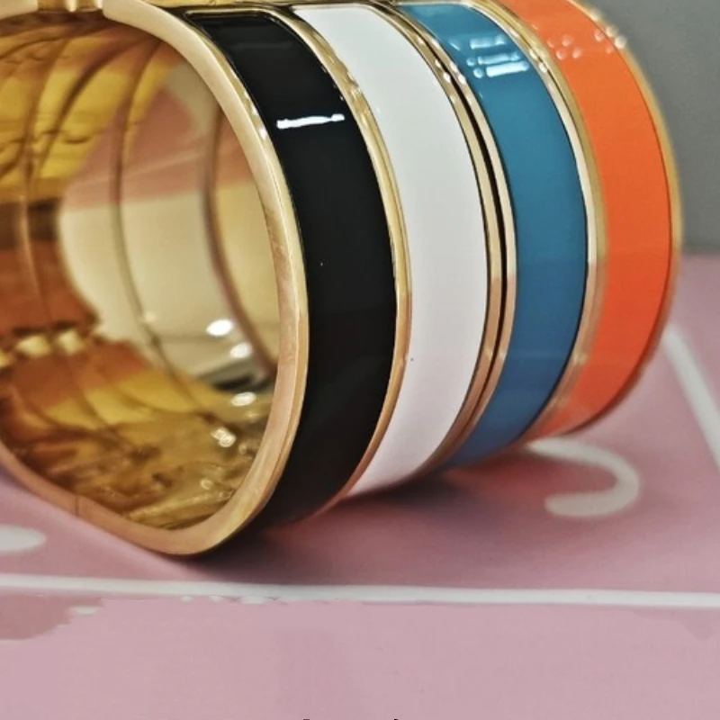 Женский браслет из нержавеющей стали с буквами H, дизайнерский браслет с Красной сеткой и эмалью, Модная бижутерия для пар, аксессуары для по...
Женский браслет из нержавеющей стали с буквами H, дизайнерский браслет с Красной сеткой и эмалью, Модная бижутерия для пар, аксессуары для по...