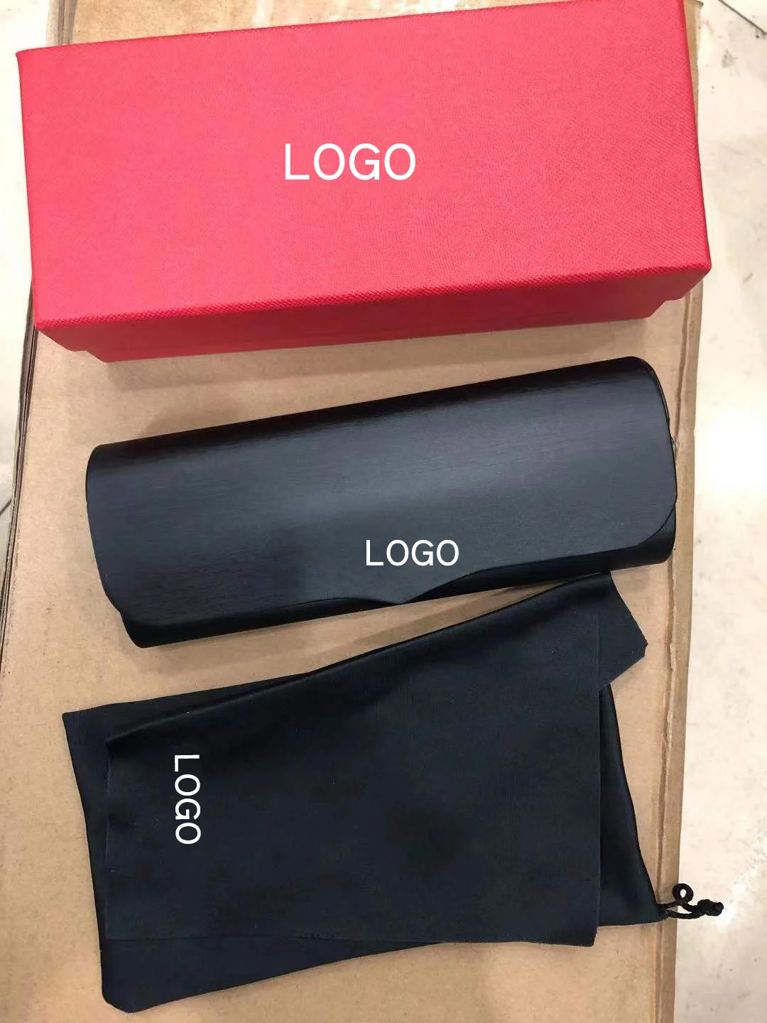 Fashion Luxury Brand Glasses Case, A variety of Brand Original Sunglasses Box 
Fashion Luxury Brand Glasses Case, A variety of Brand Original Sunglasses Box