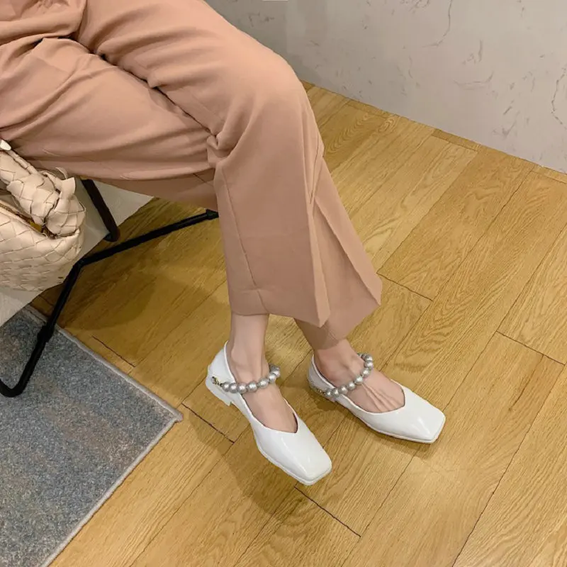 Sianie Tianie Patent Split Leather Square Toe White Black Women Mary Janes Flats With String Beads Chic Ins Popular Lolita Shoes
Sianie Tianie Patent Split Leather Square Toe White Black Women Mary Janes Flats With String Beads Chic Ins Popular Lolita Shoes