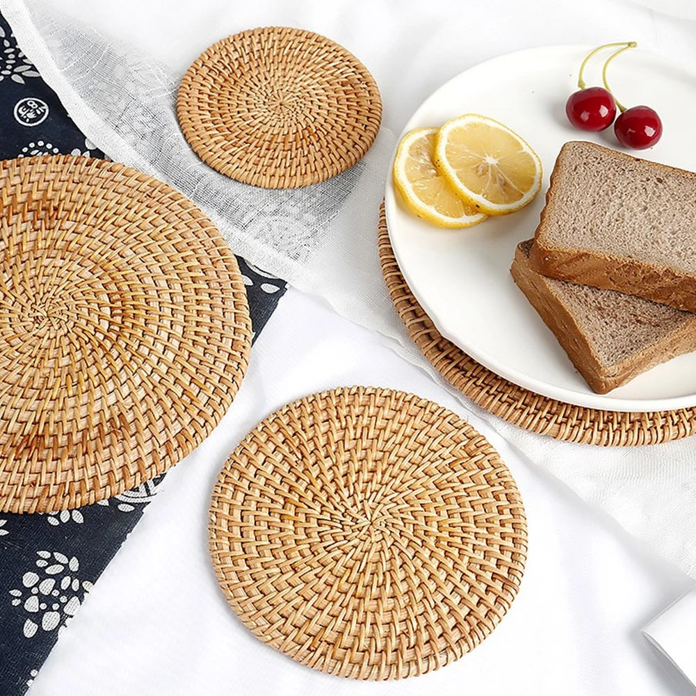 

1PC Round Natural Rattan Insulation Kitchen Woven Holder Drink Coaster Heat Pad Handmade Table Padding Cup Mats Tea Pot Placemat