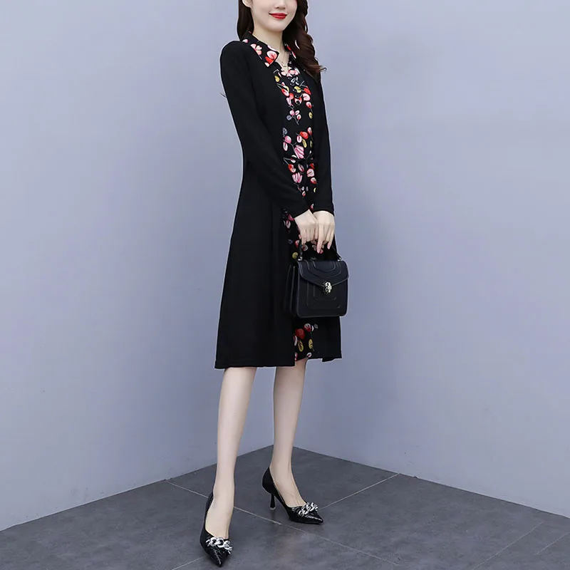 Женское платье в стиле ретро с V-образным вырезом 
Женское платье в стиле ретро с V-образным вырезом