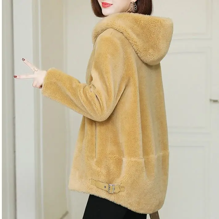 2021 new cashmere coat women's hooded fur one coat particle cashmere coat women's lamb wool coat
2021 new cashmere coat women's hooded fur one coat particle cashmere coat women's lamb wool coat