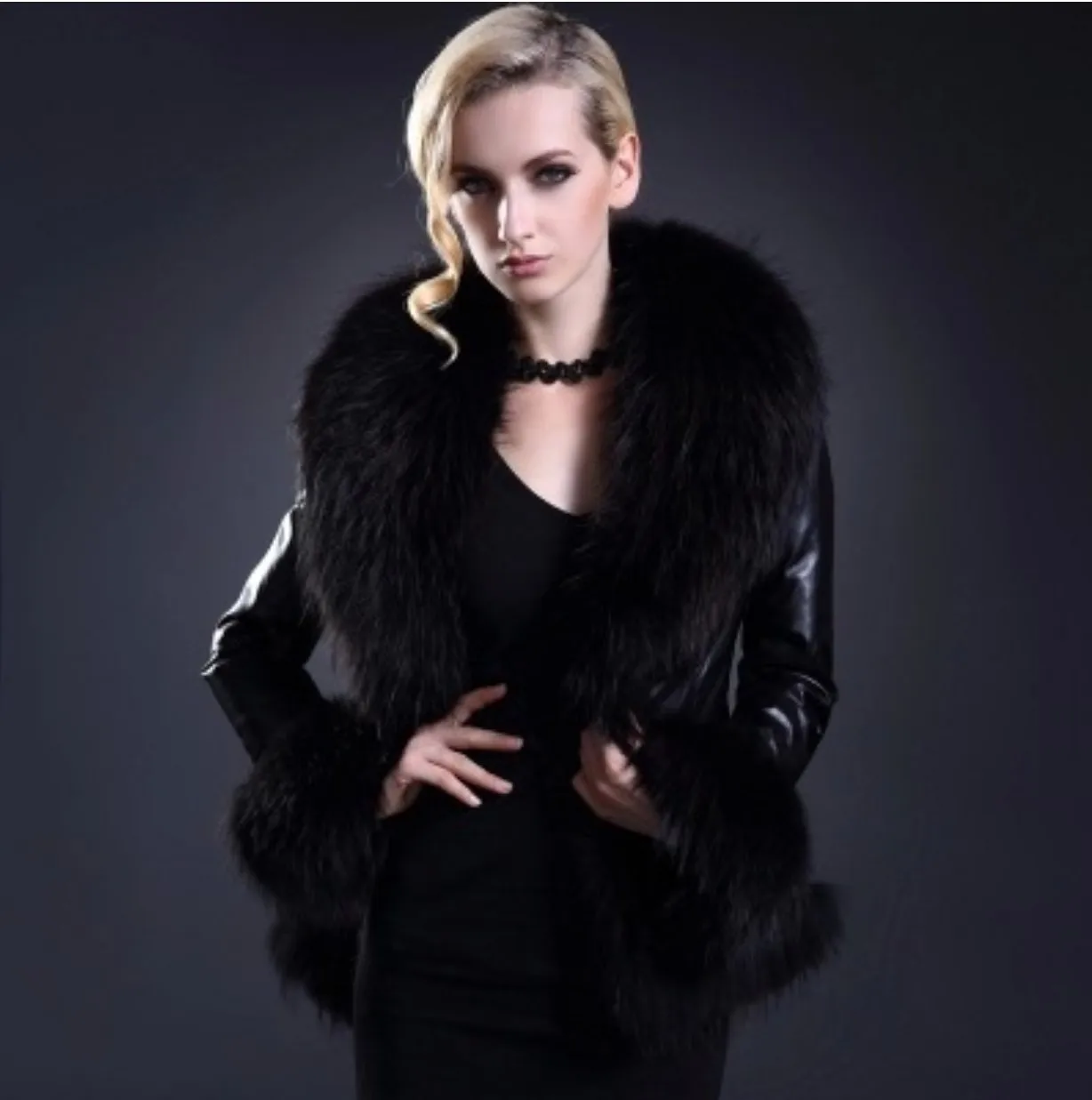 Faux Fur Coat Faux Raccoon Fur Fluffy Neckline Elegant Ladies' Warm Clothes Autumn And Winter Thick Leather Jacket
Faux Fur Coat Faux Raccoon Fur Fluffy Neckline Elegant Ladies' Warm Clothes Autumn And Winter Thick Leather Jacket