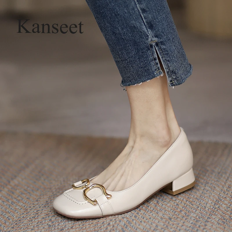 Kanseet 2021 Autumn New Women's Pumps Square Toe Genuine Leather Metal Decoration Party Dress Low Heels Shoes Female Big Size 41
Kanseet 2021 Autumn New Women's Pumps Square Toe Genuine Leather Metal Decoration Party Dress Low Heels Shoes Female Big Size 41