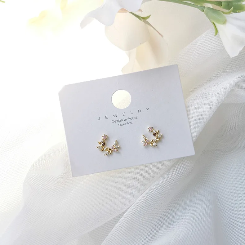 Sweety Small Fresh Leaf Flower Set With Zircon Garland Earrings Mini And Exquisite Elegant Girls Stud Jewelry Party Gift
Sweety Small Fresh Leaf Flower Set With Zircon Garland Earrings Mini And Exquisite Elegant Girls Stud Jewelry Party Gift