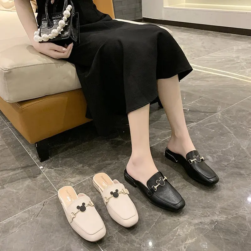 Женские шлепанцы из ПУ кожи, с металлической цепочкой и квадратным носком
Женские шлепанцы из ПУ кожи, с металлической цепочкой и квадратным носком