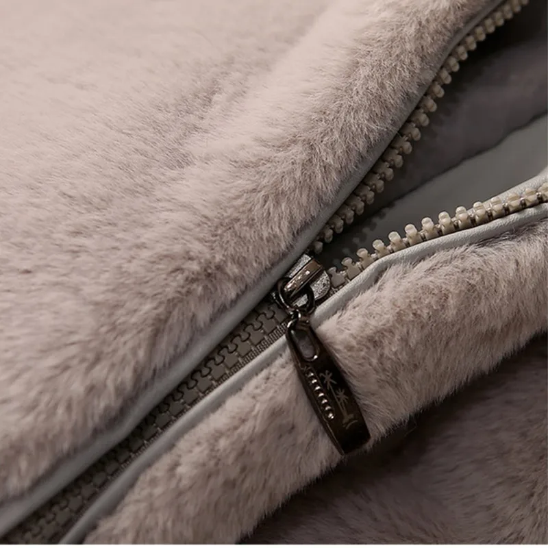 Faux Autumn Winter Fur Women Jacket Fashion Winter Coat Female Hooded Fur Coats Ladies Hooded Faux Fur Coats Shorts Coat ZX2429
Faux Autumn Winter Fur Women Jacket Fashion Winter Coat Female Hooded Fur Coats Ladies Hooded Faux Fur Coats Shorts Coat ZX2429