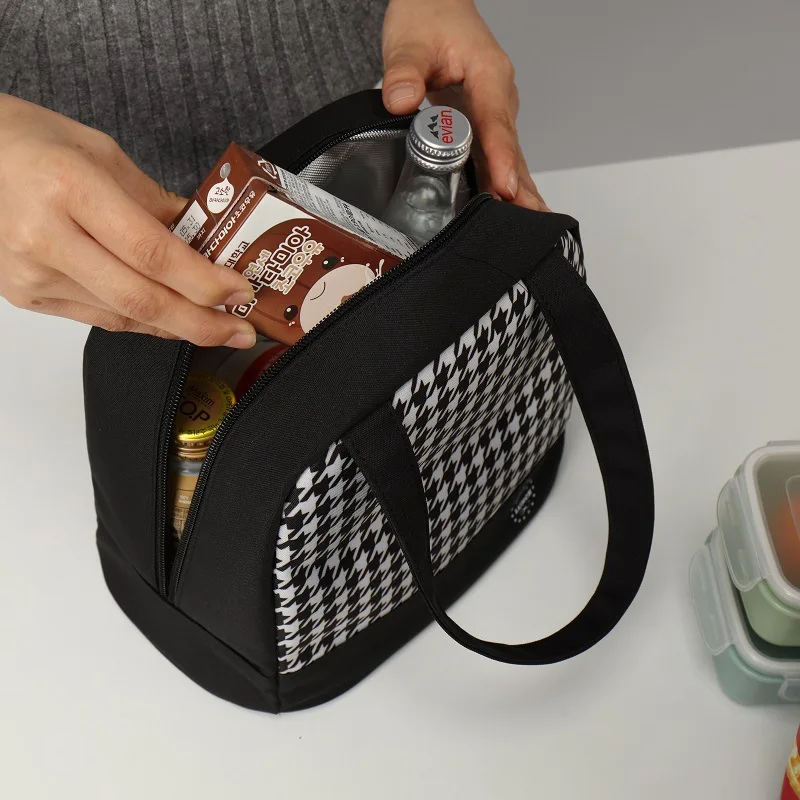 Fashion Lunch Box Food Bag Female Insulated Thermal Fresh Cooler Lunch Pouch Portable Work School Picnic Zipper Tote Accessories
Fashion Lunch Box Food Bag Female Insulated Thermal Fresh Cooler Lunch Pouch Portable Work School Picnic Zipper Tote Accessories