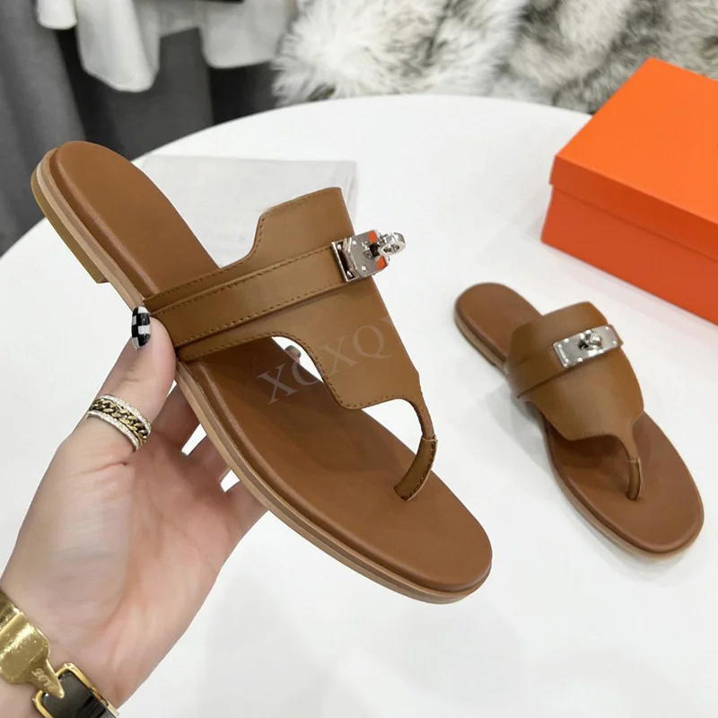 Flat Shoes for Women 2021 Luxury Brand Designer Summer Sandals Fashion Ladies Leisure Beach Outdoor Flip-flops Black Slippers
Flat Shoes for Women 2021 Luxury Brand Designer Summer Sandals Fashion Ladies Leisure Beach Outdoor Flip-flops Black Slippers