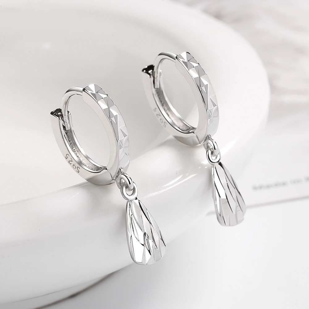 Irregular Ghombic Waterdrop 925 Silver Earrings Women Trendy Korean Jewelry Goth Earrings Clip on Hoop Earrings
Irregular Ghombic Waterdrop 925 Silver Earrings Women Trendy Korean Jewelry Goth Earrings Clip on Hoop Earrings