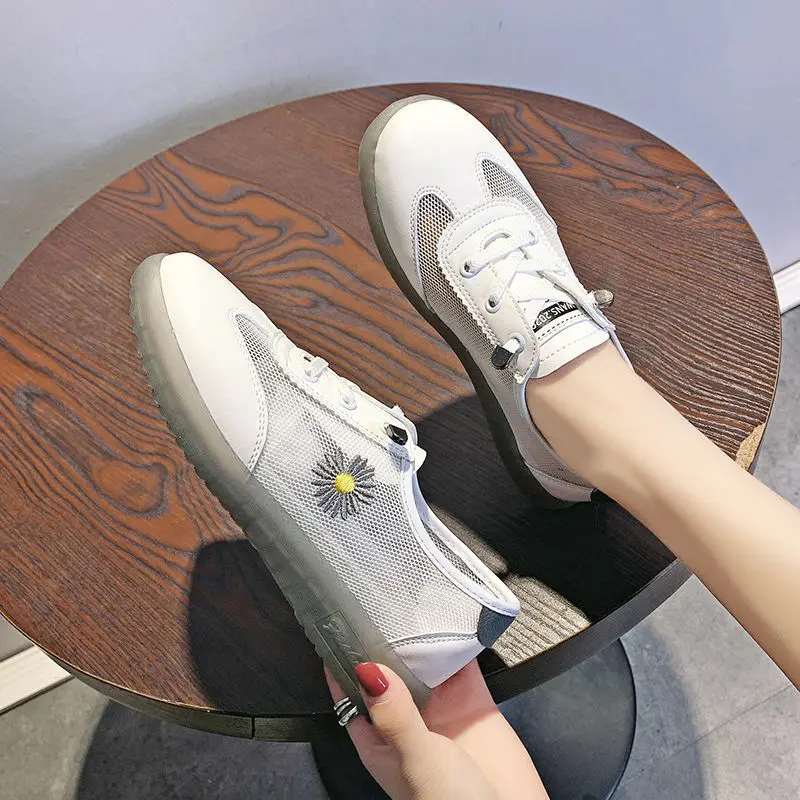 2021 Autumn Fashionable and Comfortable Women's Vulcanized Shoes Shallow Mouth Lace-up Breathable Embroidery Casual Flat Shoes
2021 Autumn Fashionable and Comfortable Women's Vulcanized Shoes Shallow Mouth Lace-up Breathable Embroidery Casual Flat Shoes