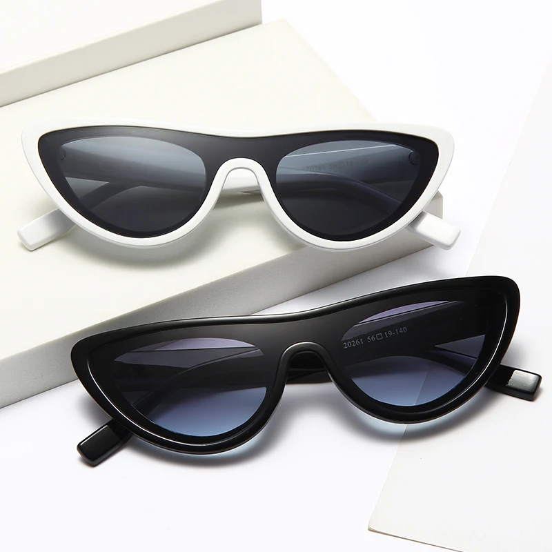 XIKEER Cat's Eye Sunglasses Sexy Cute Lady Sunglases Red and Black sunglass Mirror Frame Mercury Lens Transparent Color
XIKEER Cat's Eye Sunglasses Sexy Cute Lady Sunglases Red and Black sunglass Mirror Frame Mercury Lens Transparent Color