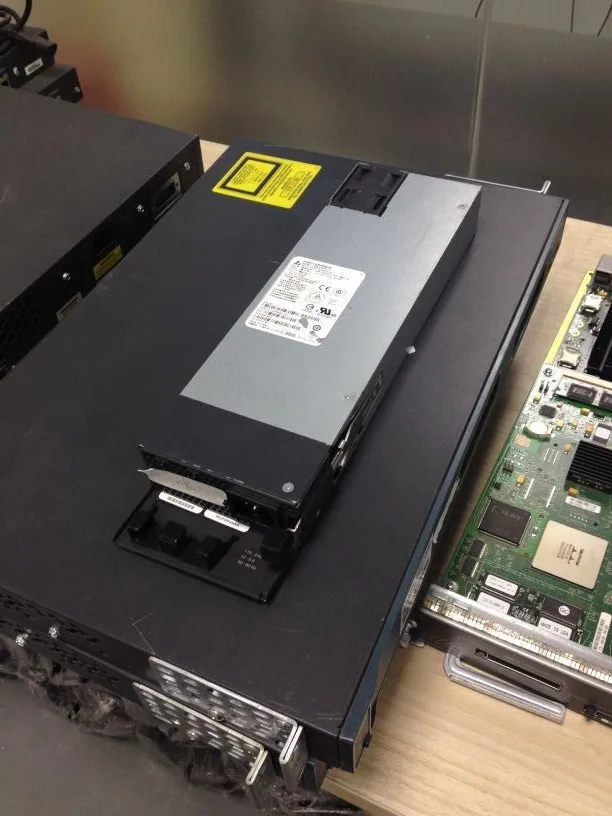 Серверный блок питания Cisco Catalyst 2960-X 1025 Вт PWR-C2-1025WAC A 341-0533-02A0 - купить по выгодной