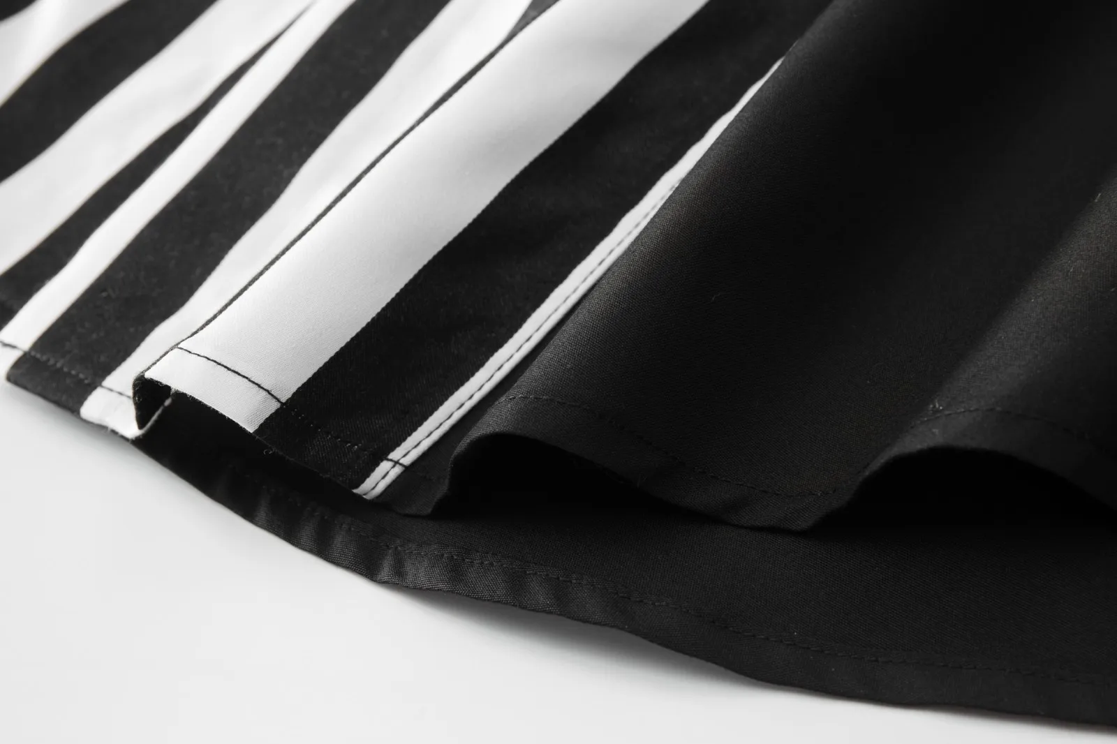 New Placket Stripes Male Shrits High Quality Long Sleeve Patchwork Party Mens Dress Shirts Fashion Slim Fit Man Shirts 4XL
New Placket Stripes Male Shrits High Quality Long Sleeve Patchwork Party Mens Dress Shirts Fashion Slim Fit Man Shirts 4XL