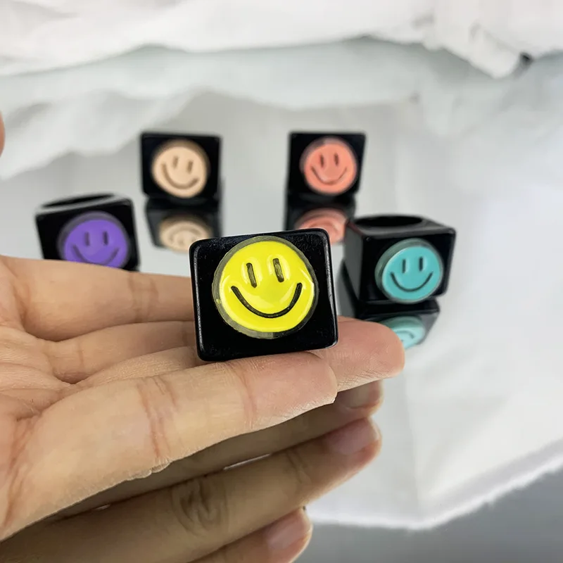 New Ins Colorful Cute Smiley Ring Temperament Candy Color Cartoon Resin Smiley Rings For Women Girls Fashion Jewelry Gift
New Ins Colorful Cute Smiley Ring Temperament Candy Color Cartoon Resin Smiley Rings For Women Girls Fashion Jewelry Gift