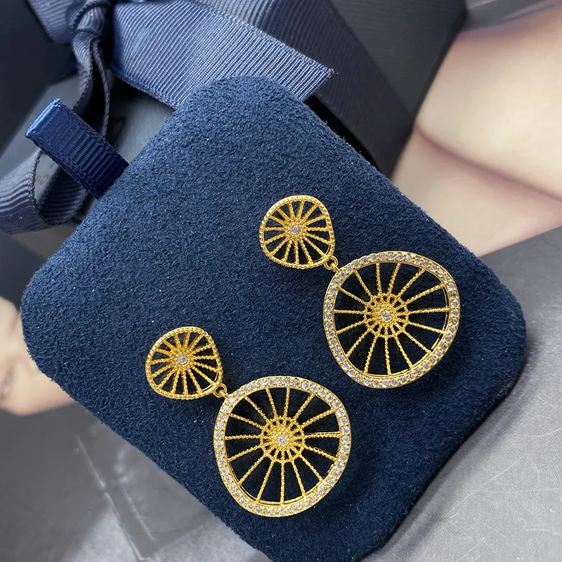 Fresh lemon slice earrings female temperament hollow stud earrings
Fresh lemon slice earrings female temperament hollow stud earrings