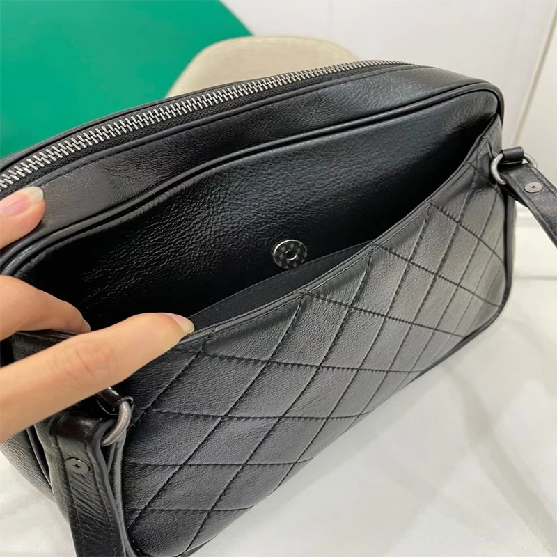 Unisex new hot style diagonal bag shoulder bag super large capacity simple versatile square leather soft
Unisex new hot style diagonal bag shoulder bag super large capacity simple versatile square leather soft
