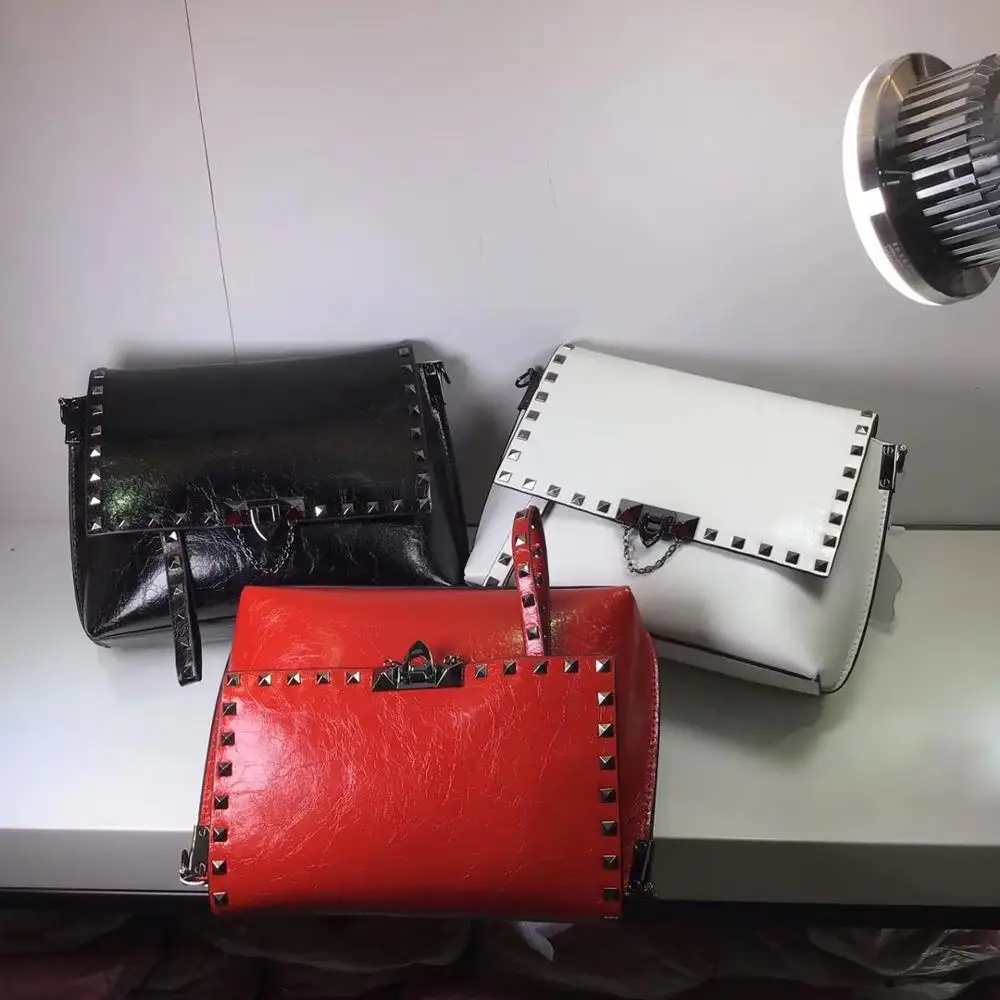 free shipping 2020 the new style cover black rivet genuine cow leather women one shoulder bag crossbody bag 25cm 3 color 
free shipping 2020 the new style cover black rivet genuine cow leather women one shoulder bag crossbody bag 25cm 3 color