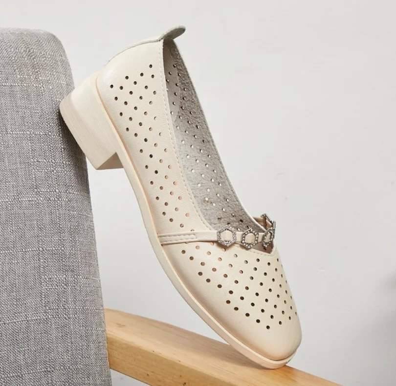 Slip on Pu Leather Women Flat Shoes Breathable Solid Round Toe Hollow Loafer Shoes Solid Female Loafers Recommend
Slip on Pu Leather Women Flat Shoes Breathable Solid Round Toe Hollow Loafer Shoes Solid Female Loafers Recommend