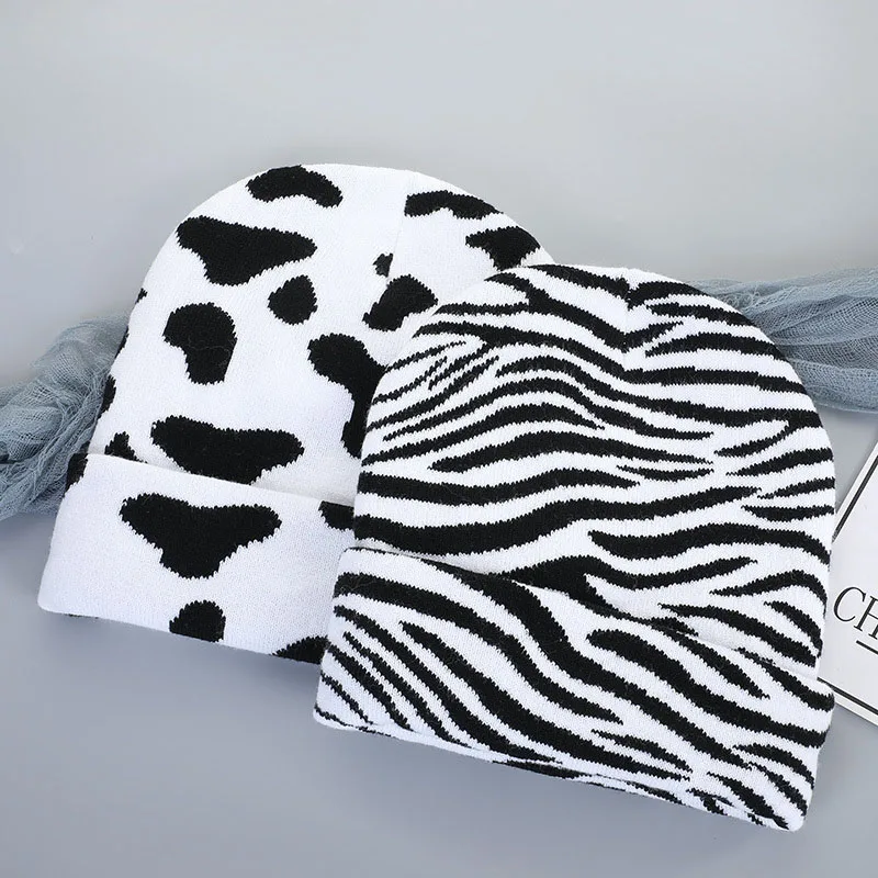 Knitted Hat Cow Pattern Winter Warm Women Autumn Hip Hop Beanie Caps White Black Stripe 2021 New Fashion Hair Accessories
Knitted Hat Cow Pattern Winter Warm Women Autumn Hip Hop Beanie Caps White Black Stripe 2021 New Fashion Hair Accessories