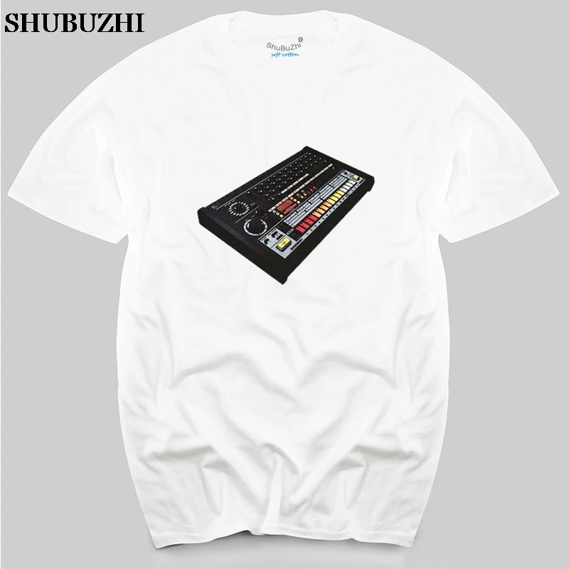 TR-808 T-Shirt 100% Cotton Moog 808 909 Acid House Drum Machine men's top tees men cotton t-shirts euro size 4XL 5XL
TR-808 T-Shirt 100% Cotton Moog 808 909 Acid House Drum Machine men's top tees men cotton t-shirts euro size 4XL 5XL