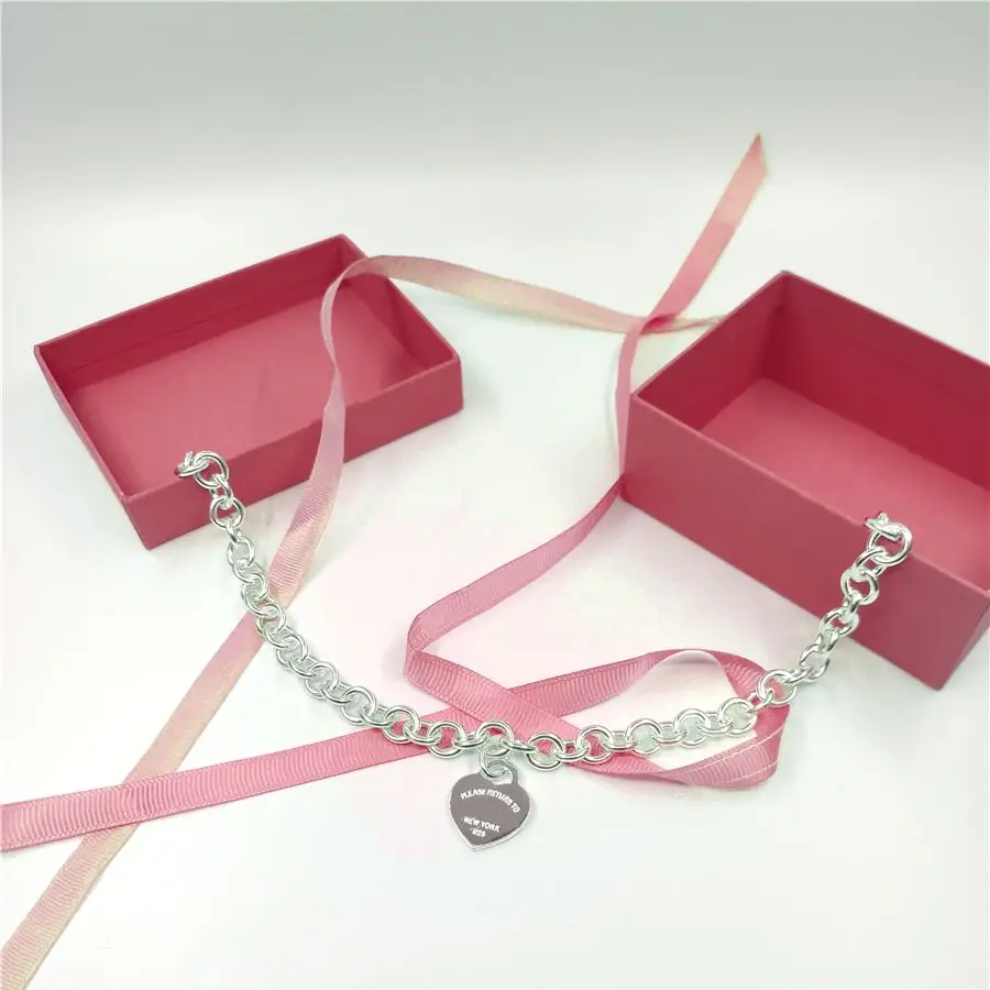 Classic luxury heart-shaped pendant, O-shaped women's necklace, 2021 earring fashion trend, lovers' health jewelry, S925
Classic luxury heart-shaped pendant, O-shaped women's necklace, 2021 earring fashion trend, lovers' health jewelry, S925