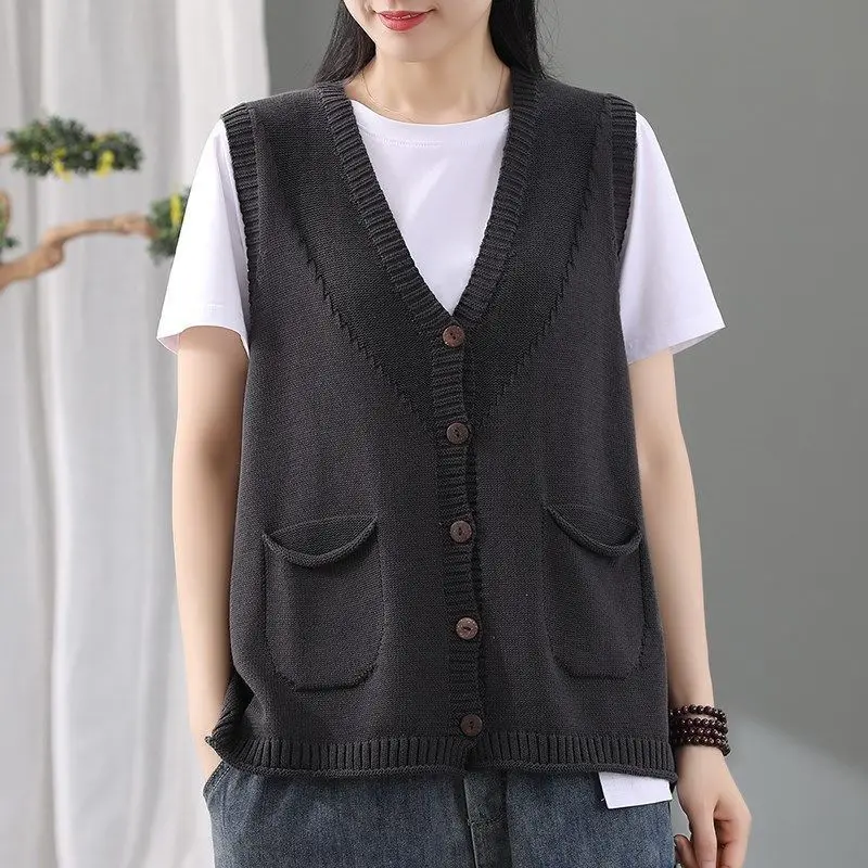 Literature and art RETRO knitted vest women's 2021 spring and summer new loose V-neck Cardigan Sweater Vest outerwear top
Literature and art RETRO knitted vest women's 2021 spring and summer new loose V-neck Cardigan Sweater Vest outerwear top