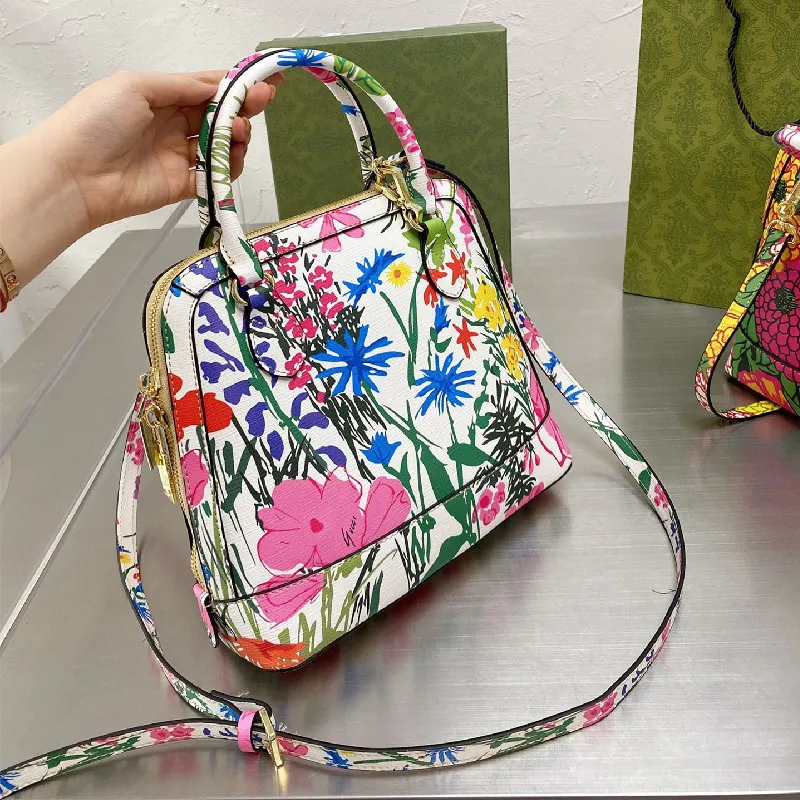 New 2021 GG bag Shell bag Genuine Leather Designer Bag Luxury Designer Sac De Luxe Femme Mochila Bolso Mujer Satchels Ladies bag
New 2021 GG bag Shell bag Genuine Leather Designer Bag Luxury Designer Sac De Luxe Femme Mochila Bolso Mujer Satchels Ladies bag