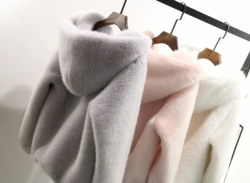Winter New Faux Mink Long-sleeved Female Fur Jacket with Hooded Zipper, Classic and Generous Golden Proportions, Warm
Winter New Faux Mink Long-sleeved Female Fur Jacket with Hooded Zipper, Classic and Generous Golden Proportions, Warm