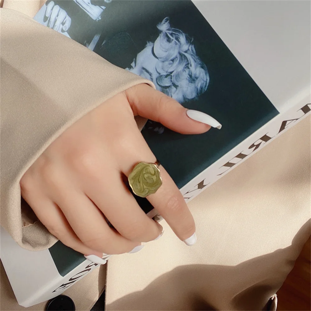Vintage Big Water Drop Resin Cloud Shiny Shape Metal Ringsopen Rings For Women Girl Finger Ring Party Wedding Jewelry
Vintage Big Water Drop Resin Cloud Shiny Shape Metal Ringsopen Rings For Women Girl Finger Ring Party Wedding Jewelry