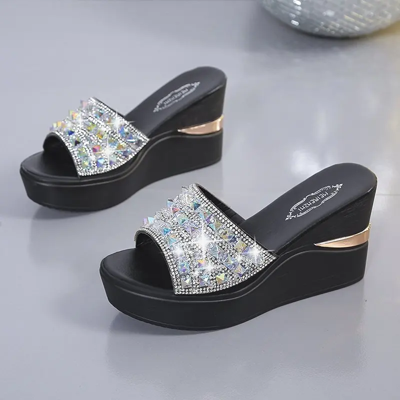 bling muffins women high quality platform shoes female slippers high heel flip flops summer crystal beach slides woman pantufa
bling muffins women high quality platform shoes female slippers high heel flip flops summer crystal beach slides woman pantufa
