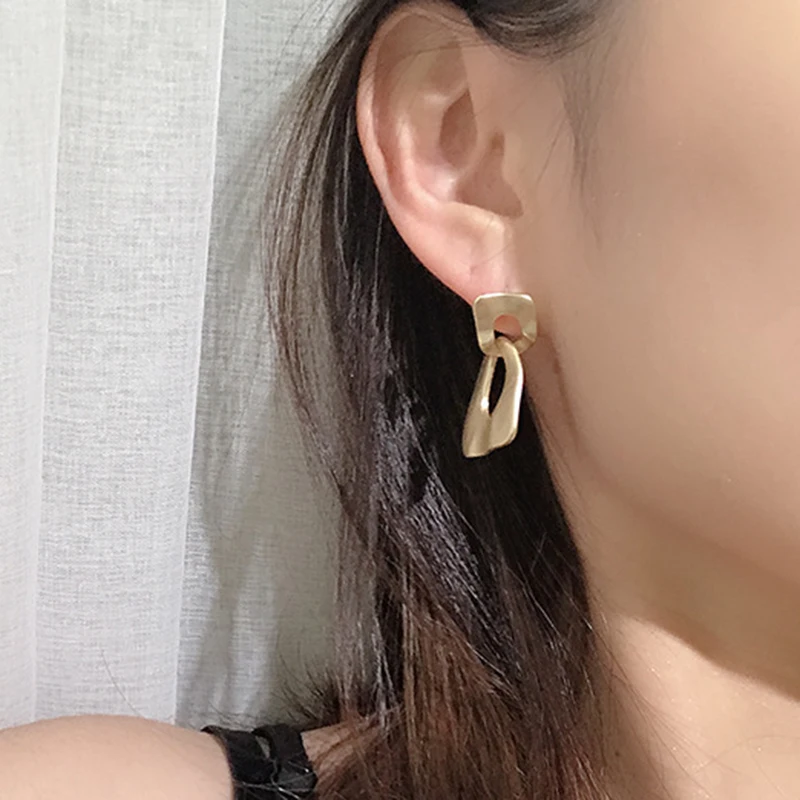 GS Retro Style High Sense Matte Stud Earrings For Female Personality Retro Earrings Creative Gifts Fashion Jewelry Wholesale
GS Retro Style High Sense Matte Stud Earrings For Female Personality Retro Earrings Creative Gifts Fashion Jewelry Wholesale