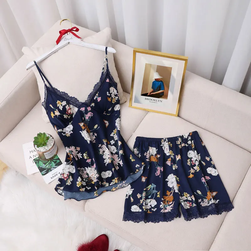 Sleepwear Women Sexy Lace Trim Pajamas Set Spring Summer Print Flower Suspender Top&Shorts Loose Thin Faux Silk Home Clothes
Sleepwear Women Sexy Lace Trim Pajamas Set Spring Summer Print Flower Suspender Top&Shorts Loose Thin Faux Silk Home Clothes