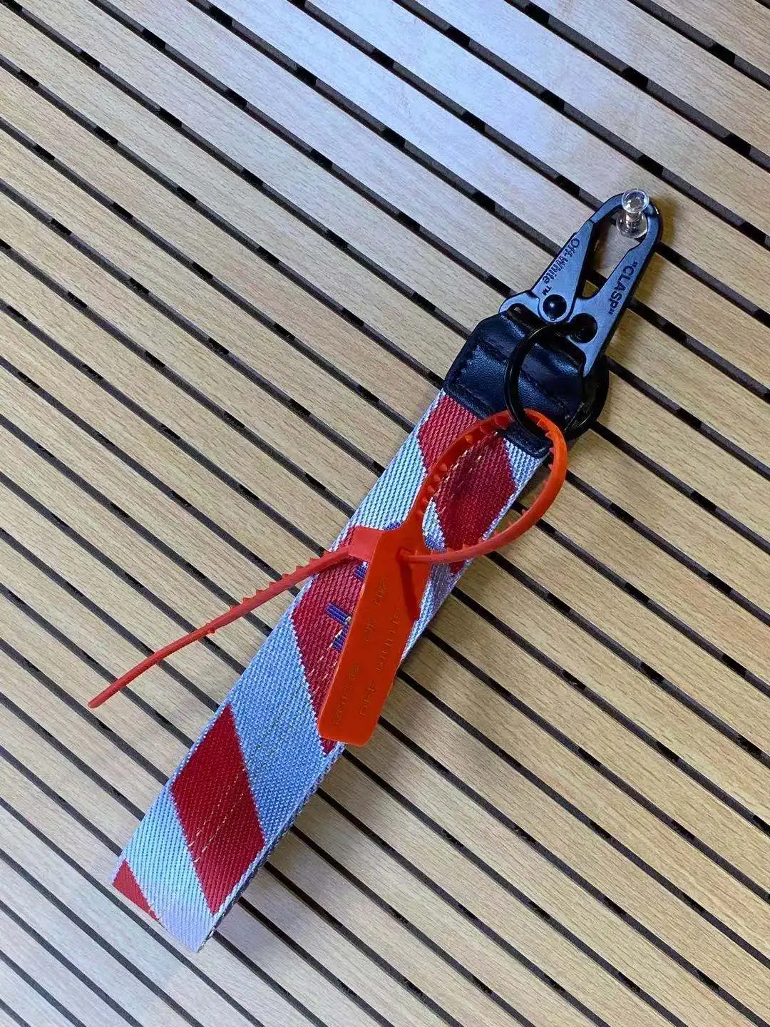 Off Fashion Canvas White Phone Pendant Keychain Couple's Multi-Purpose Popular Wrist Key Ring Camera Jeans Accessories Gift 2020
Off Fashion Canvas White Phone Pendant Keychain Couple's Multi-Purpose Popular Wrist Key Ring Camera Jeans Accessories Gift 2020