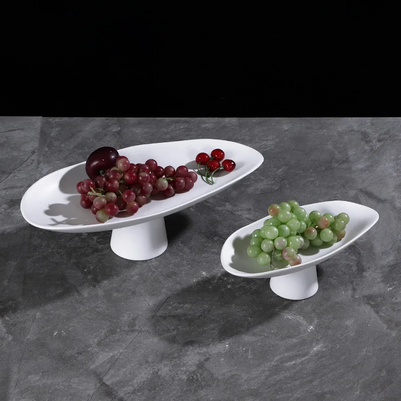 Light luxury minimalist black and white ceramic high-foot fruit plate crafts simple Nordic soft-packed sales model room jewelry
Light luxury minimalist black and white ceramic high-foot fruit plate crafts simple Nordic soft-packed sales model room jewelry
