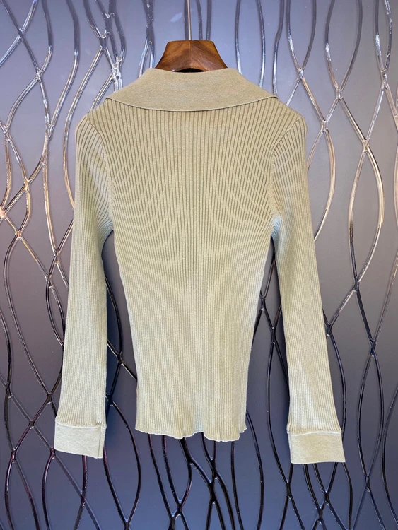 2021 spring and summer new women's Lapel V-neckline button decoration long sleeve versatile knitting top 316
2021 spring and summer new women's Lapel V-neckline button decoration long sleeve versatile knitting top 316