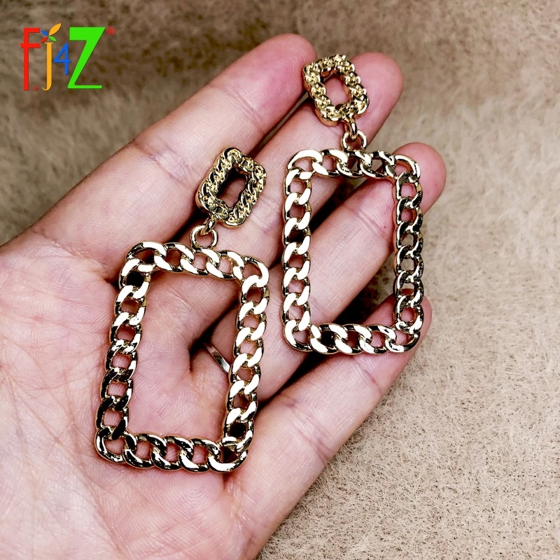 F.J4Z Hot Punk Women's Earrings Fashion Chic Alloy Curb Chain Geometric Earrings Vintage Heart Club Show Earrings Dropship 
F.J4Z Hot Punk Women's Earrings Fashion Chic Alloy Curb Chain Geometric Earrings Vintage Heart Club Show Earrings Dropship