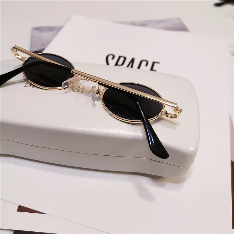 Fashion Trendy Metal Small Frame Sunglasses Retro Women Men Oval Frame Ocean Shades Glasses Popular UV400
Fashion Trendy Metal Small Frame Sunglasses Retro Women Men Oval Frame Ocean Shades Glasses Popular UV400