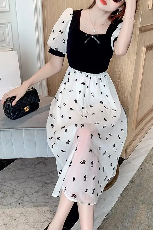 COIGARSAM French Style Short Sleeve Women dress New Summer Vintage Square Collar Dresses 6833
COIGARSAM French Style Short Sleeve Women dress New Summer Vintage Square Collar Dresses 6833