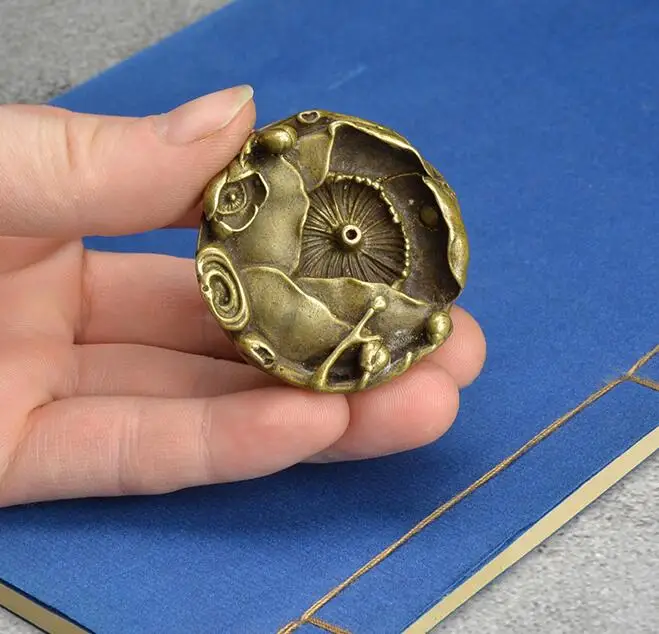 Chinese Style Home Furnishing Line Incense Insert Base Zen Incense Insert Base Pure Copper Classic Flower Shape Statue
Chinese Style Home Furnishing Line Incense Insert Base Zen Incense Insert Base Pure Copper Classic Flower Shape Statue