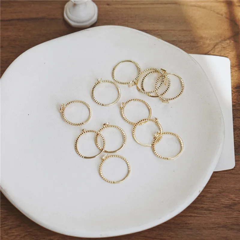 Simple Korean Letter Ring Copper Material Rhinestone Fashion Women Elegant Temperament Ring Wild Couple Gift Jewelry
Simple Korean Letter Ring Copper Material Rhinestone Fashion Women Elegant Temperament Ring Wild Couple Gift Jewelry