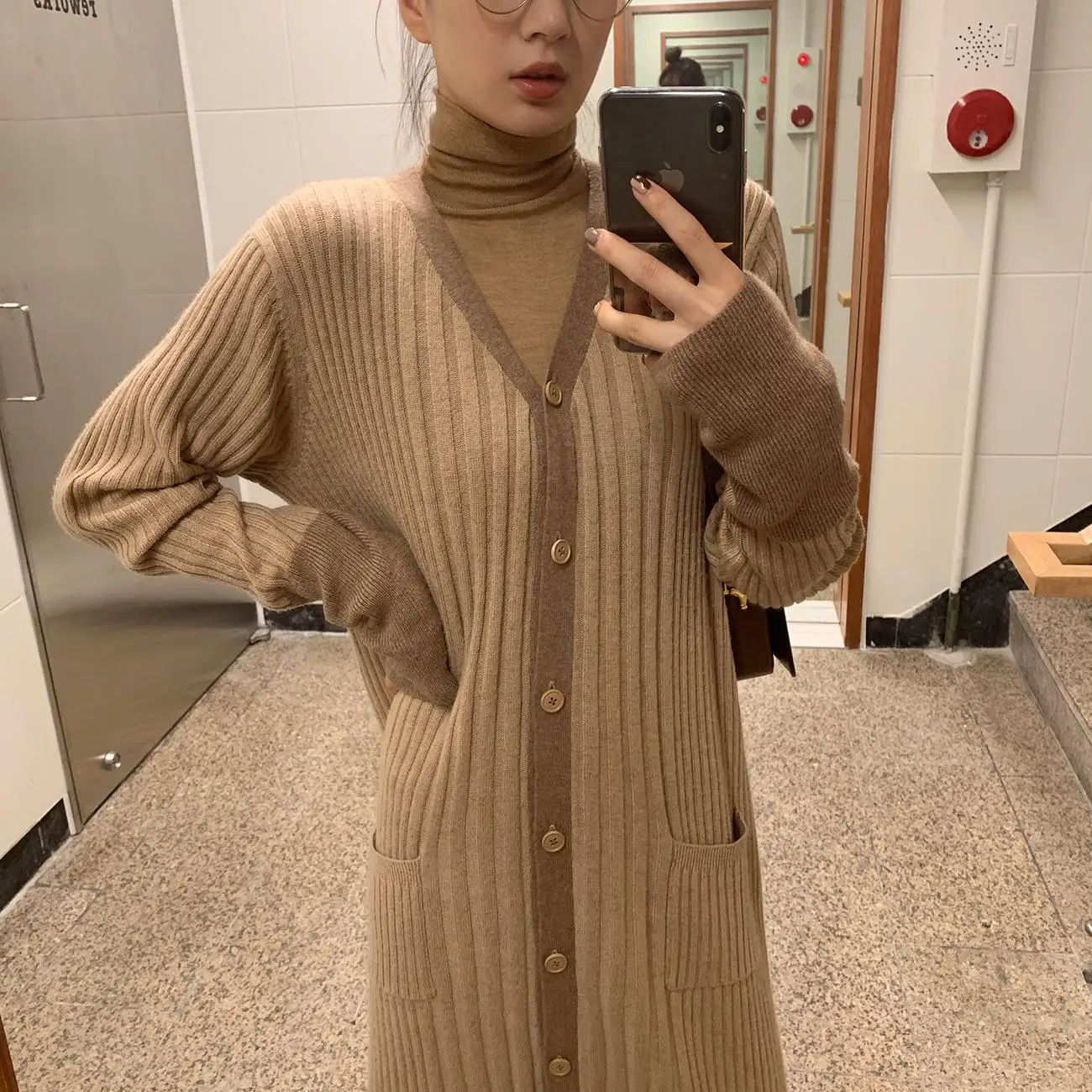 Autumn Women Sweater knitted Dress Winter Basic V-neck Slim Long Midi Fit Female Knitted Dress Buttons Feminino JK271
Autumn Women Sweater knitted Dress Winter Basic V-neck Slim Long Midi Fit Female Knitted Dress Buttons Feminino JK271