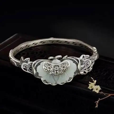 Yuan Light Luxury Elegant S925 Sterling Silver Hetian Jade Bracelet Women's Retro Distressed Separable Mold Bracelet Lucky Gift
Yuan Light Luxury Elegant S925 Sterling Silver Hetian Jade Bracelet Women's Retro Distressed Separable Mold Bracelet Lucky Gift