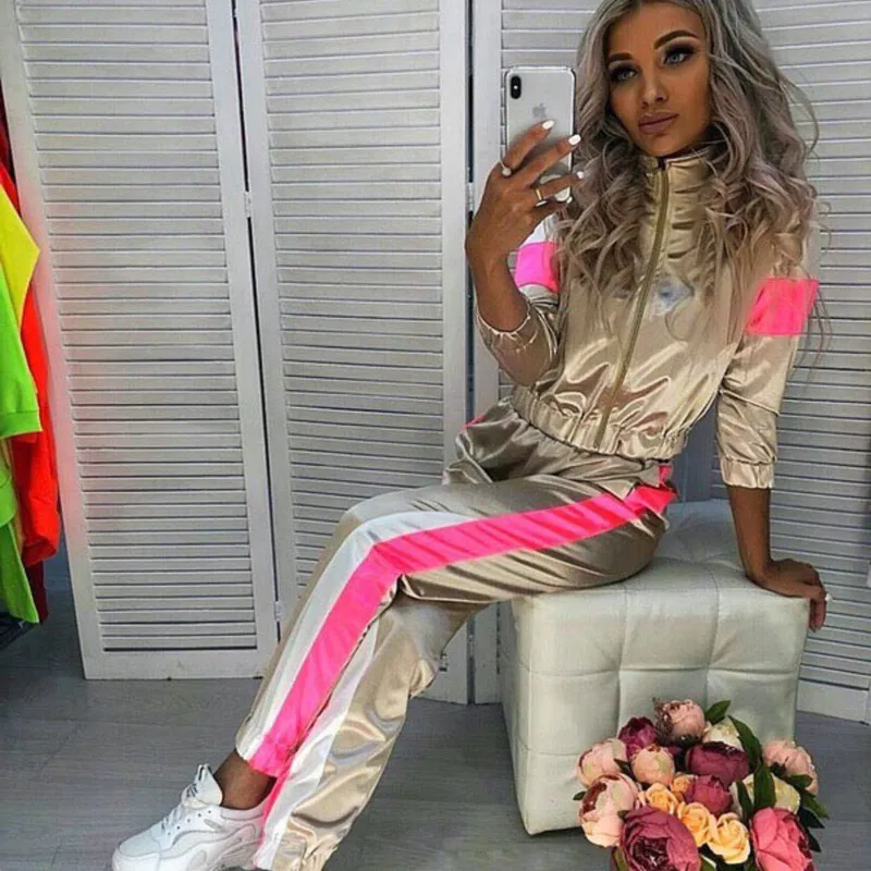 Two Piece Set Tracksuits Women's Suit Reflection Top And Pants Casual Sport Suit Autumn Loose For Sportswear Sports Suit Women
Two Piece Set Tracksuits Women's Suit Reflection Top And Pants Casual Sport Suit Autumn Loose For Sportswear Sports Suit Women